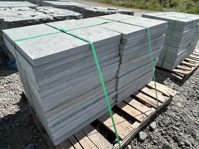 Lot 2: 3 pallets 24"x24"x1.5" Thermal Pattern 2
